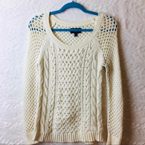 American Eagle Outfitters Sweaters - NWOT AEO Chunky Knit Sweater size small B6